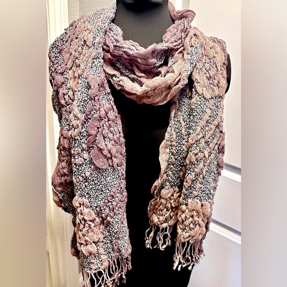 Extra Long Lightweight Soft Fluffy Pastel Tones Fringed Scarf -Gorgeous Like New - Picture 1 of 7